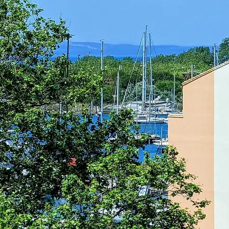 Proche Port Et Avec Wifi Et Climatisation Lejlighed Agde