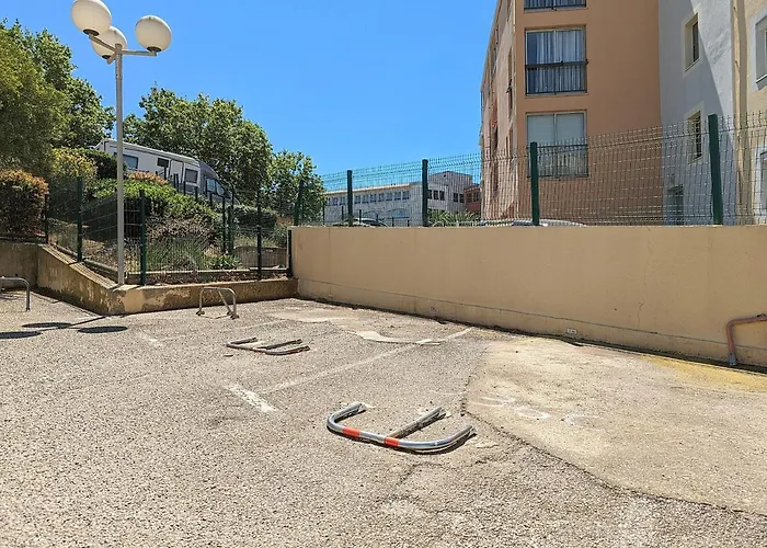 Proche Port Et Avec Wifi Et Climatisation Daire Agde